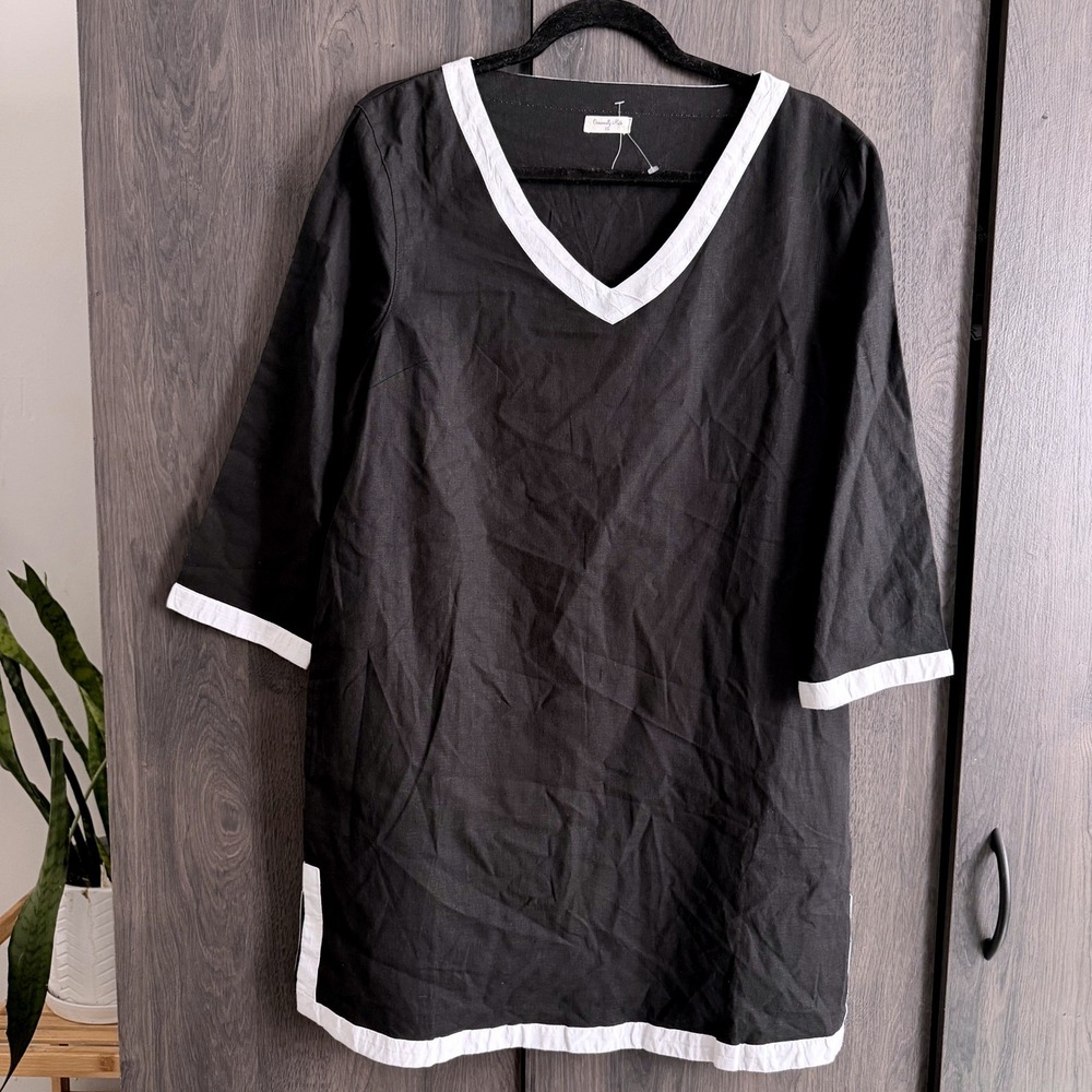 Occasionally Made Tunic Top Women Small Black White V-Neck 3/4 Sleeve Colorblock